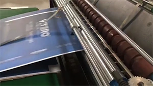 Laminadora semiautomática para cartón corrugado, tipo elevación