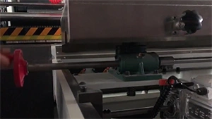 Ajuste manual del tope trasero del alimentador de borde delantero