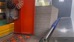 Línea flexográfica de ranurado y troquelado rotativo para cliente en Chile