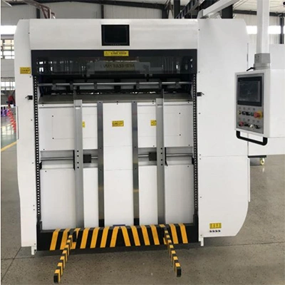 Sección de alimentación y salida