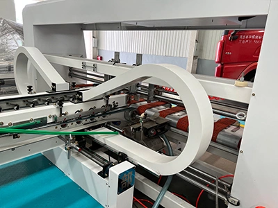 Alimentador de borde delantero